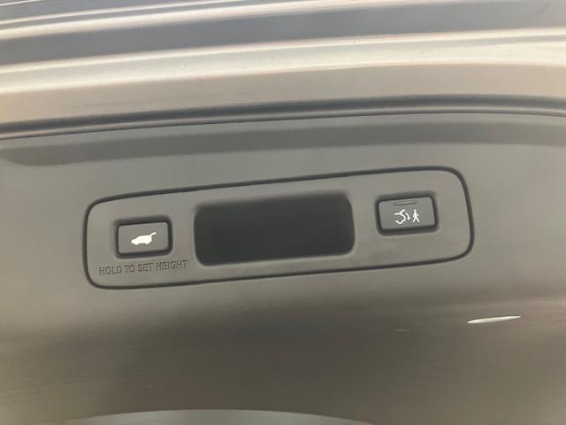 ＺＲ－Ｖ ｅ：ＨＥＶＺ　４ＷＤ　ホンダコネクトディスプレイ　無限マフラー　前後ドラレコ　無限テールゲートガーニッシュ　オプションＬＥＤフォグライト　オプションフロントロアースカート　全周囲モニター　電動リヤゲート　クルコン（27枚目）