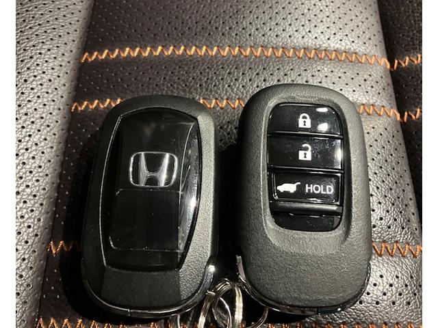 ＺＲ－Ｖ ｅ：ＨＥＶＺ　４ＷＤ　ホンダコネクトディスプレイ　無限マフラー　前後ドラレコ　無限テールゲートガーニッシュ　オプションＬＥＤフォグライト　オプションフロントロアースカート　全周囲モニター　電動リヤゲート　クルコン（30枚目）