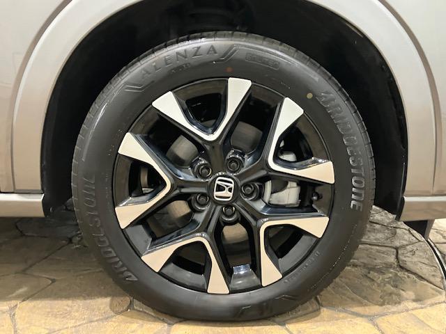 ＺＲ－Ｖ ｅ：ＨＥＶＺ　４ＷＤ　ホンダコネクトディスプレイ　無限マフラー　前後ドラレコ　無限テールゲートガーニッシュ　オプションＬＥＤフォグライト　オプションフロントロアースカート　全周囲モニター　電動リヤゲート　クルコン（31枚目）