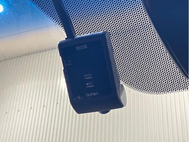 ステップワゴンスパーダ スパーダホンダセンシング　ドラレコ前後　１０インチプレミアムナビ　リア席モニター　７人乗り　盗難防止　助手席エアバッグ　Ｗパワスラ　リアオートエアコン　地デジ　ＬＥＤライト　横滑り防止システム　オートエアコン　リアカメラ（5枚目）