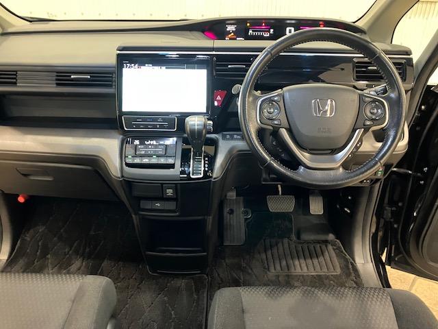 ステップワゴンスパーダ スパーダホンダセンシング　ドラレコ前後　１０インチプレミアムナビ　リア席モニター　７人乗り　盗難防止　助手席エアバッグ　Ｗパワスラ　リアオートエアコン　地デジ　ＬＥＤライト　横滑り防止システム　オートエアコン　リアカメラ（9枚目）