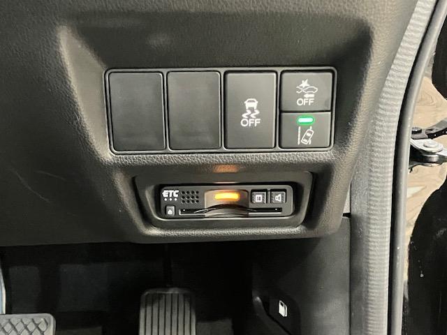 ステップワゴンスパーダ スパーダホンダセンシング　ドラレコ前後　１０インチプレミアムナビ　リア席モニター　７人乗り　盗難防止　助手席エアバッグ　Ｗパワスラ　リアオートエアコン　地デジ　ＬＥＤライト　横滑り防止システム　オートエアコン　リアカメラ（13枚目）