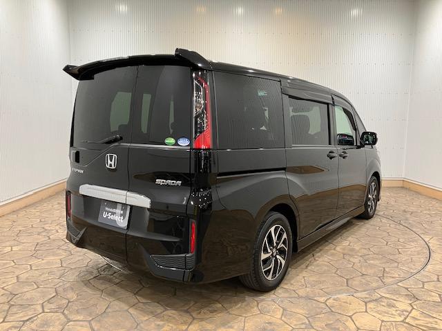 ステップワゴンスパーダ スパーダホンダセンシング　ドラレコ前後　１０インチプレミアムナビ　リア席モニター　７人乗り　盗難防止　助手席エアバッグ　Ｗパワスラ　リアオートエアコン　地デジ　ＬＥＤライト　横滑り防止システム　オートエアコン　リアカメラ（17枚目）