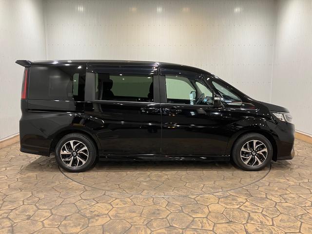 ステップワゴンスパーダ スパーダホンダセンシング　ドラレコ前後　１０インチプレミアムナビ　リア席モニター　７人乗り　盗難防止　助手席エアバッグ　Ｗパワスラ　リアオートエアコン　地デジ　ＬＥＤライト　横滑り防止システム　オートエアコン　リアカメラ（18枚目）