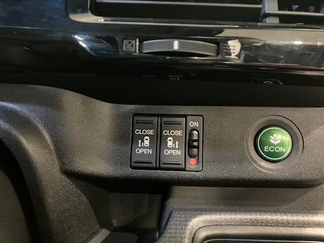 ステップワゴンスパーダ スパーダホンダセンシング　ドラレコ前後　１０インチプレミアムナビ　リア席モニター　７人乗り　盗難防止　助手席エアバッグ　Ｗパワスラ　リアオートエアコン　地デジ　ＬＥＤライト　横滑り防止システム　オートエアコン　リアカメラ（23枚目）