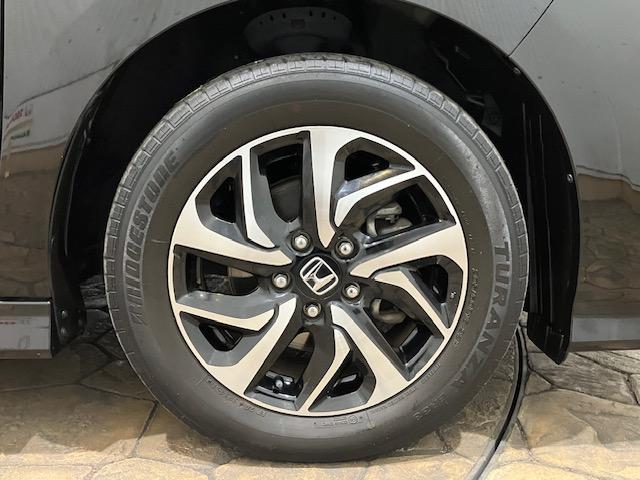 ステップワゴンスパーダ スパーダホンダセンシング　ドラレコ前後　１０インチプレミアムナビ　リア席モニター　７人乗り　盗難防止　助手席エアバッグ　Ｗパワスラ　リアオートエアコン　地デジ　ＬＥＤライト　横滑り防止システム　オートエアコン　リアカメラ（33枚目）