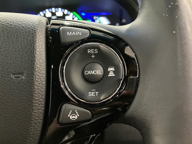 アコードハイブリッド ＥＸ　ホンダセンシング　インターナビ　電動リアサンシェード　バックモニター　Ｐシート　サイドカーテンエアバック　ナビＴＶ　ＬＥＤヘッド　フルセグテレビ　ＤＶＤ再生可能　クルーズコントロール　スマキー（11枚目）