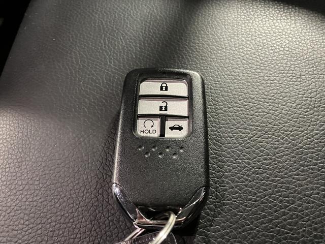 アコードハイブリッド ＥＸ　ホンダセンシング　インターナビ　電動リアサンシェード　バックモニター　Ｐシート　サイドカーテンエアバック　ナビＴＶ　ＬＥＤヘッド　フルセグテレビ　ＤＶＤ再生可能　クルーズコントロール　スマキー（25枚目）