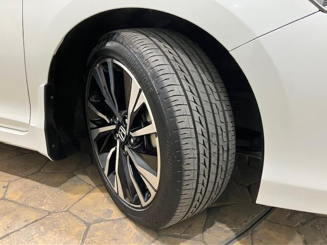 アコードハイブリッド ＥＸ　ホンダセンシング　インターナビ　電動リアサンシェード　バックモニター　Ｐシート　サイドカーテンエアバック　ナビＴＶ　ＬＥＤヘッド　フルセグテレビ　ＤＶＤ再生可能　クルーズコントロール　スマキー（27枚目）