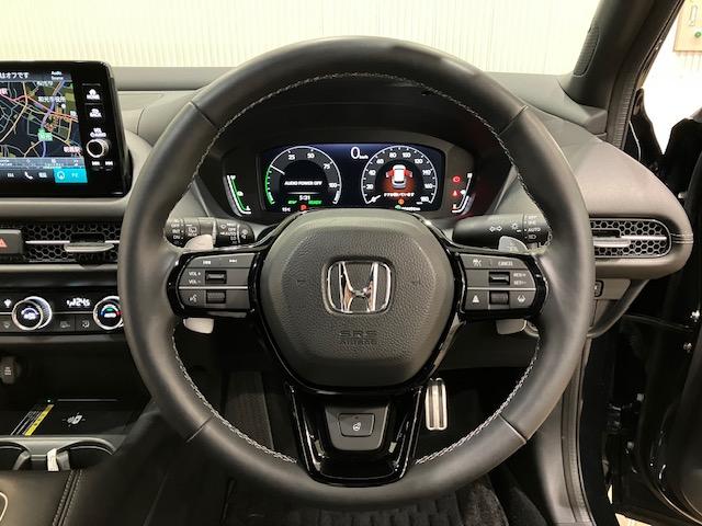 ＺＲ－Ｖ ｅ：ＨＥＶＺ特別仕様車ブラックスタイル　４ＷＤホンダコネクトディスプレイＥＴＣマルチビューカメラシステム　全周囲カメラ　電動リアゲート　オートクルーズコントロール　バックカメラ　シートヒーター　ＬＥＤヘッドランプ　フルセグＴＶ　パワーシート（8枚目）