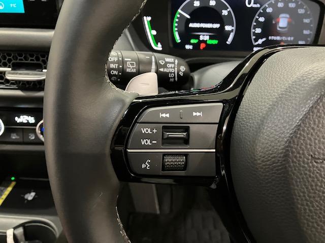 ＺＲ－Ｖ ｅ：ＨＥＶＺ特別仕様車ブラックスタイル　４ＷＤホンダコネクトディスプレイＥＴＣマルチビューカメラシステム　全周囲カメラ　電動リアゲート　オートクルーズコントロール　バックカメラ　シートヒーター　ＬＥＤヘッドランプ　フルセグＴＶ　パワーシート（9枚目）