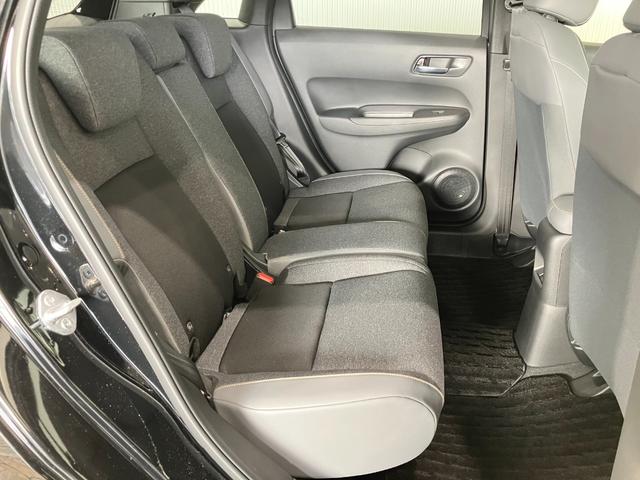 フィット ｅ：ＨＥＶＲＳ　エアバッグ　ナビ＆ＴＶ　パワーウィンドウ　助手席エアバッグ　フルセグテレビ　ＬＥＤヘッドランプ　フルオートエアコン　ＥＴＣ装備　スマートキ　パワーステアリング　ＵＳＢ　ＡＢＳ（14枚目）