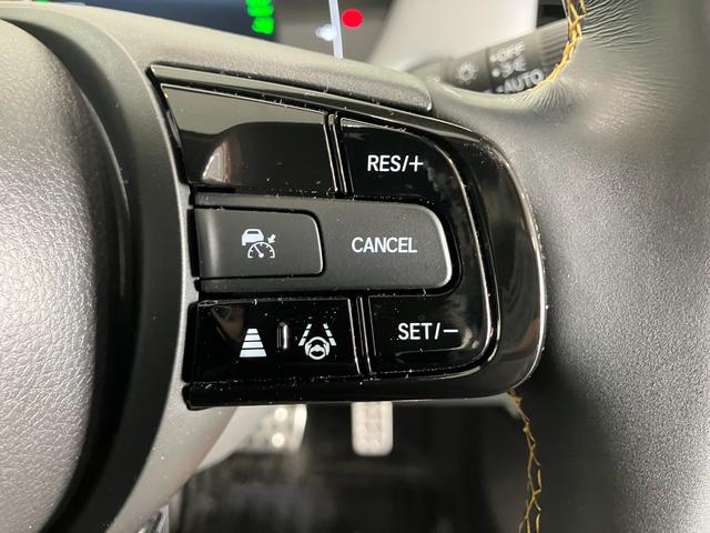 フィット ｅ：ＨＥＶＲＳ　エアバッグ　ナビ＆ＴＶ　パワーウィンドウ　助手席エアバッグ　フルセグテレビ　ＬＥＤヘッドランプ　フルオートエアコン　ＥＴＣ装備　スマートキ　パワーステアリング　ＵＳＢ　ＡＢＳ（26枚目）