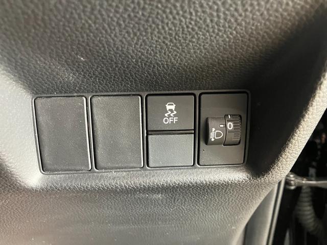 フィット ｅ：ＨＥＶＲＳ　エアバッグ　ナビ＆ＴＶ　パワーウィンドウ　助手席エアバッグ　フルセグテレビ　ＬＥＤヘッドランプ　フルオートエアコン　ＥＴＣ装備　スマートキ　パワーステアリング　ＵＳＢ　ＡＢＳ（30枚目）