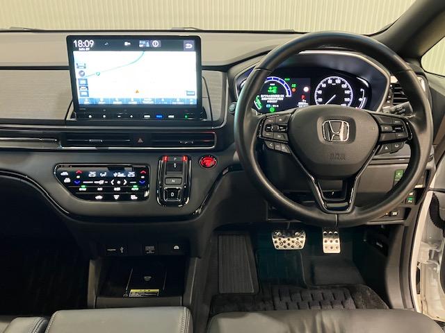 オデッセイハイブリッド e:HEVアブソルート・EXブラックエディション 11.4インチホンダコネクトナビ オットマン シートヒーター ホンダセンシング ハンズフリーパワーテールゲート バックモニター マルチビューモニター VSA サイドエアバック フルオートエアコン(10枚目)