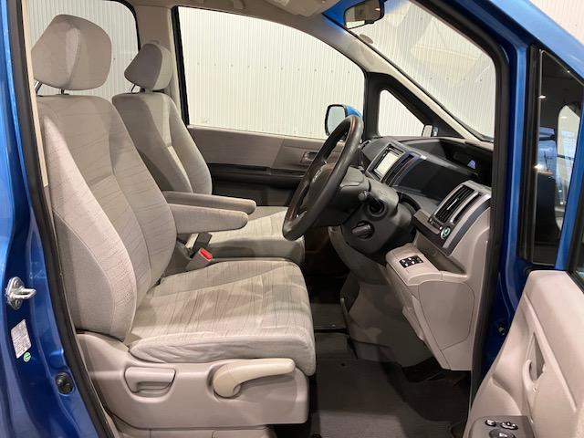 ステップワゴン L 8人乗り 社外ナビ 両側電動スライドドア 両側Pスライドドア WSRS AUTOエアコン ナビTV 地デジ バックカメラ付き パワーウインドウ スマ-トキ- キーレス 3列 盗難防止システム ABS(17枚目)