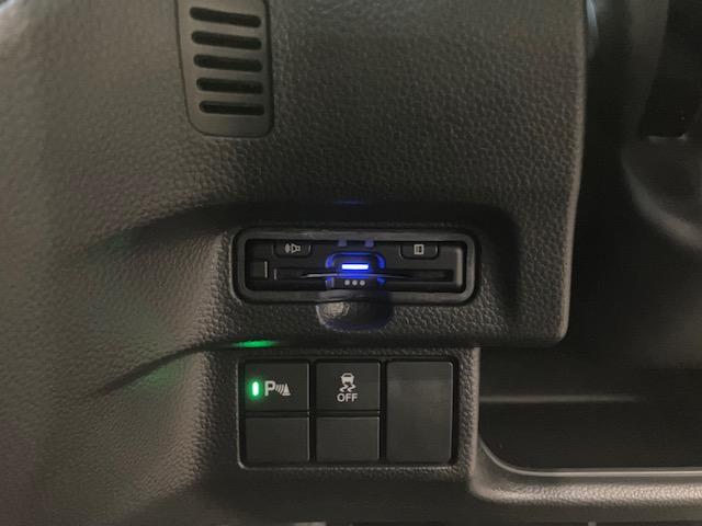 N-BOXカスタム Lスタイル+ブラック 9インチナビ 前後ドラレコ ETC 衝突軽減ブレ-キ DVD再生 横滑り防止 シ-トヒ-タ- クルーズコントロール LEDライト ナビTV 地デジ イモビライザー スマキー フルオートエアコン ABS(22枚目)