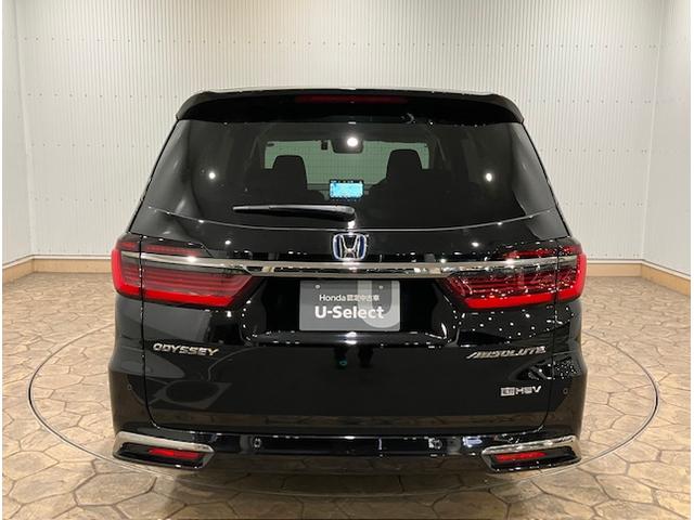 オデッセイハイブリッド ｅ：ＨＥＶアブソルート　前ドラレコ　ホンダコネクト　９インチナビ　ＬＥＤヘッドランプ　マルチビューカメラ　電動シート　フルセグＴＶ　サイドエアバッグ　シートヒーター　ＥＴＣ　クルコン　バックカメラ　ＤＶＤ　両電動ドア（10枚目）