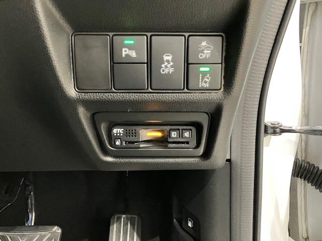 ステップワゴンスパーダ スパーダ・クールスピリットホンダセンシングブラスタ　サイドエアバック　スマートキ　左右電動スライドドア　バックモニタ　Ｗエアコン　地ＴＶ　ナビ＆ＴＶ　ＵＳＢ　助手席エアバッグ　ドライブレコーダ　ＡＡＣ　リアカメラ　衝突軽減　サイドカーテンエアバック（18枚目）