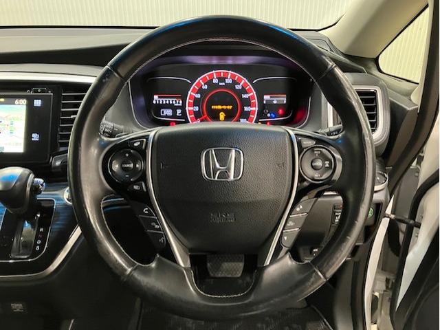 オデッセイ アブソルート・ＥＸ　ＦＯＰナビ　リア席モニター　マルチビューカメラ　電動シート　バックモニター　ＷＡＣ　フロントカメラ　スマ－トキ－　セキュリティーアラーム　３列シート　ＤＶＤ再生　サイドカメラ　パワーウィンドウ　ＥＴＣ（9枚目）