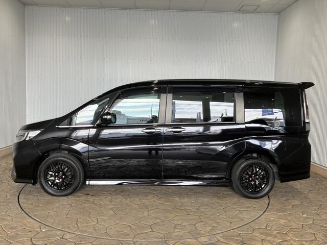 ステップワゴンスパーダ ｅ：ＨＥＶスパーダＧ・ＥＸホンダセンシング　リア席モニター　前後ドラレコ　エアバック　地デジ　クルコン　サイドエアバッグ　シ－トヒ－タ－　衝突軽減システム　スマキー　ＬＥＤランプ　ＡＢＳ　キーレス　フルオートエアコン　ＥＴＣ　三列シート　イモビ（4枚目）