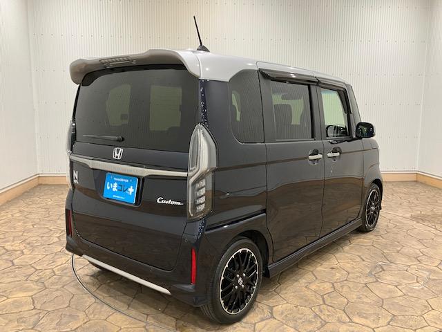 N-BOXカスタム Lターボ 8インチプレミアムインターナビ ETC いまこれ+ 新品フロアマット コーディネートスタイル 地デジチューナー 衝突軽減ブレーキサポート LEDヘッドライ アイドリングS ターボエンジン PS AAC(5枚目)