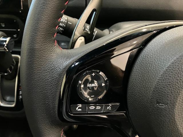 N-BOXカスタム Lターボ 8インチプレミアムインターナビ ETC いまこれ+ 新品フロアマット コーディネートスタイル 地デジチューナー 衝突軽減ブレーキサポート LEDヘッドライ アイドリングS ターボエンジン PS AAC(10枚目)