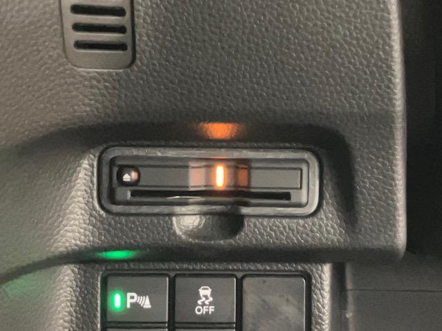 N-BOXカスタム Lターボ 8インチプレミアムインターナビ ETC いまこれ+ 新品フロアマット コーディネートスタイル 地デジチューナー 衝突軽減ブレーキサポート LEDヘッドライ アイドリングS ターボエンジン PS AAC(12枚目)