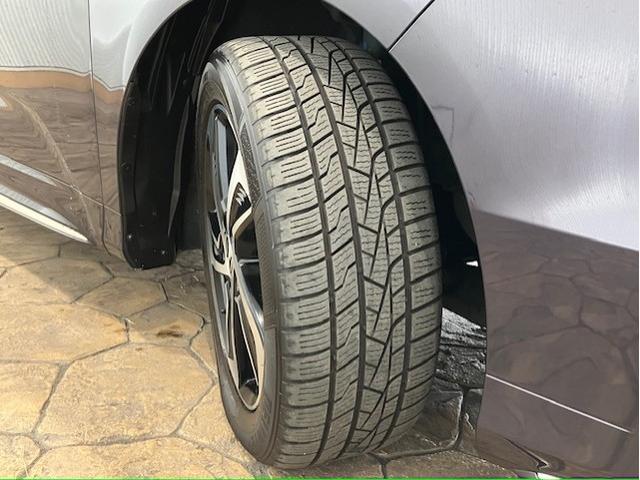 オデッセイ アブソルート　９インチナビ８人乗り　ＥＴＣ　緊急ブレーキ　スマートキー＆プッシュスタート　盗難防止　ダブルエアコン　クルーズＣ　リアカメラ　ナビＴＶ　運転席エアバック　ＤＶＤ視聴　パワーステアリング　Ｗエアバッグ（2枚目）