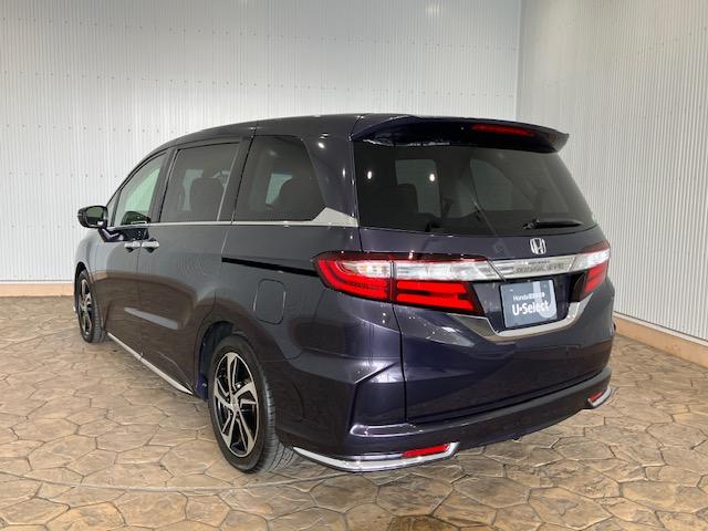 オデッセイ アブソルート　９インチナビ８人乗り　ＥＴＣ　緊急ブレーキ　スマートキー＆プッシュスタート　盗難防止　ダブルエアコン　クルーズＣ　リアカメラ　ナビＴＶ　運転席エアバック　ＤＶＤ視聴　パワーステアリング　Ｗエアバッグ（5枚目）