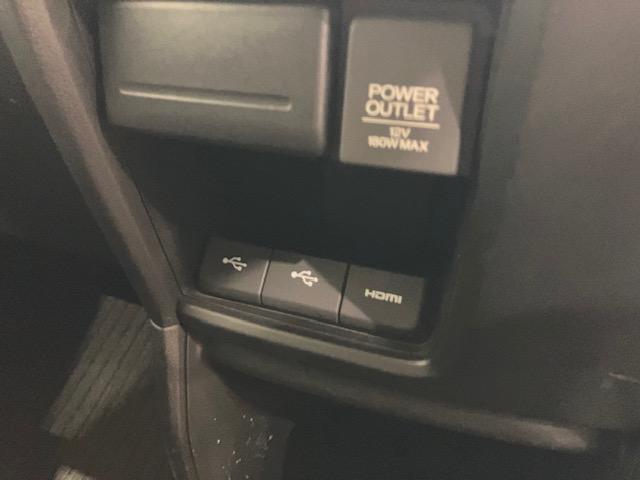 ステップワゴンスパーダ スパーダホンダセンシング　ホンダ純正ナビ　両側電動スライドドア　盗難防止　助手席エアバッグ　Ｗパワスラ　地デジ　サイドエアバッグ　ＬＥＤライト　横滑り防止システム　オートエアコン　リアカメラ　ナビ＆ＴＶ　三列シート　ＥＴＣ付（15枚目）