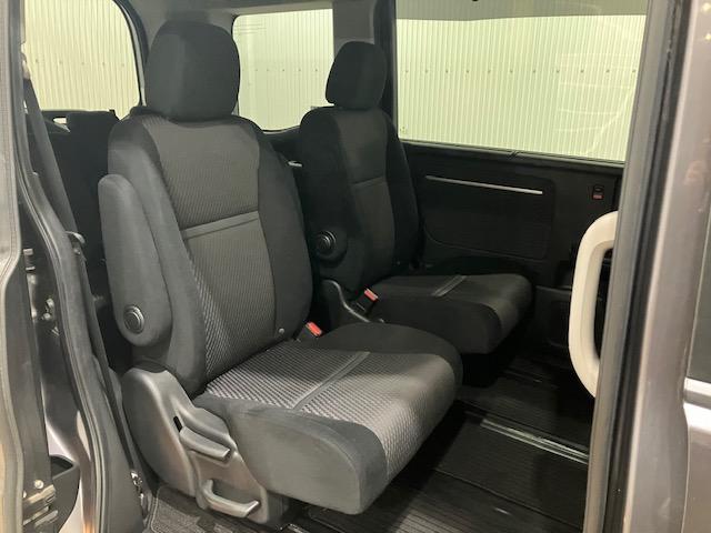 ステップワゴンスパーダ スパーダホンダセンシング　ホンダ純正ナビ　両側電動スライドドア　盗難防止　助手席エアバッグ　Ｗパワスラ　地デジ　サイドエアバッグ　ＬＥＤライト　横滑り防止システム　オートエアコン　リアカメラ　ナビ＆ＴＶ　三列シート　ＥＴＣ付（25枚目）