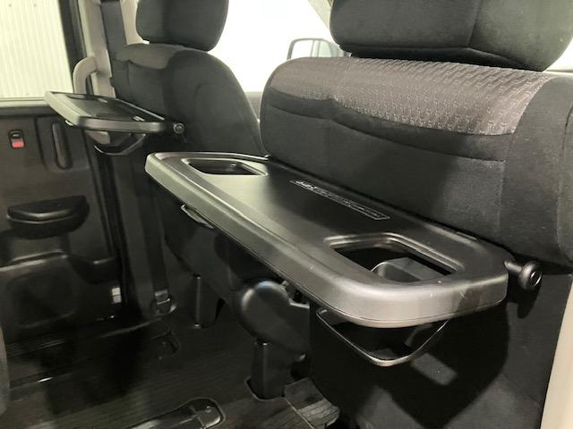 ステップワゴンスパーダ スパーダホンダセンシング　ホンダ純正ナビ　両側電動スライドドア　盗難防止　助手席エアバッグ　Ｗパワスラ　地デジ　サイドエアバッグ　ＬＥＤライト　横滑り防止システム　オートエアコン　リアカメラ　ナビ＆ＴＶ　三列シート　ＥＴＣ付（27枚目）