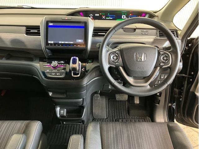 フリード＋ハイブリッド ハイブリッドＥＸ　メモリーナビ　ホンダセンシング　シートバックテーブル　盗難防止システム　衝突軽減システム　オートクルーズコントロール　地デジフルセグ　キーレス　スマートキ　バックカメラ　シートＨ　ＡＢＳ　ＥＴＣ（3枚目）