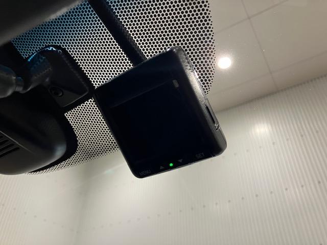 フリードハイブリッド ハイブリッド・Ｇホンダセンシング　前後ドラレコ　９インチナビ　ＥＴＣ　軽減ブレーキ　キーフリーシステム　ＤＶＤ再生可能　サイドカーテンエアバック　ＥＣＯＮ　後カメラ　Ａクルーズ　地デジフルセグＴＶ　ＬＥＤヘッドランプ　横滑防止　ＡＢＳ（22枚目）