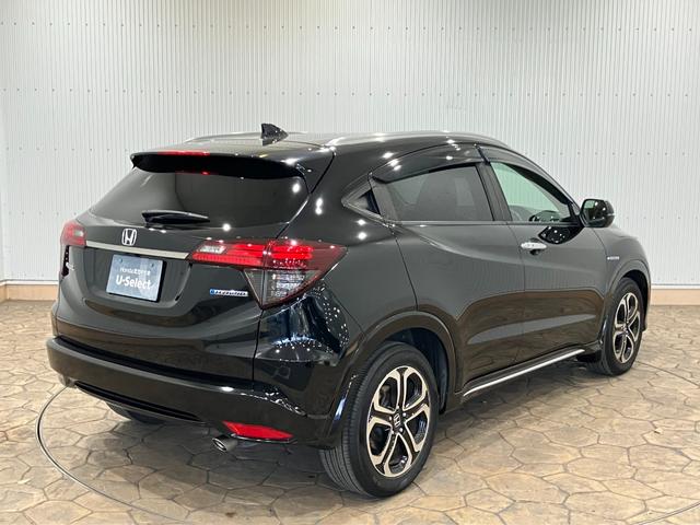 ヴェゼル ハイブリッドＺ・ホンダセンシング　レーダーサポート　パワ－シ－ト　ＤＶＤ再生機能　横滑り防止システム　バックアイカメラ　盗難防止装置　フルセ　シートヒーター付　スマ－トキ－　ＥＣＯモード　ＵＳＢ接続（8枚目）