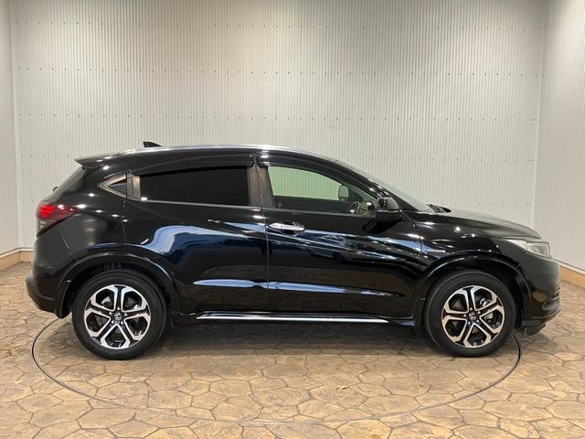 ヴェゼル ハイブリッドＺ・ホンダセンシング　レーダーサポート　パワ－シ－ト　ＤＶＤ再生機能　横滑り防止システム　バックアイカメラ　盗難防止装置　フルセ　シートヒーター付　スマ－トキ－　ＥＣＯモード　ＵＳＢ接続（9枚目）