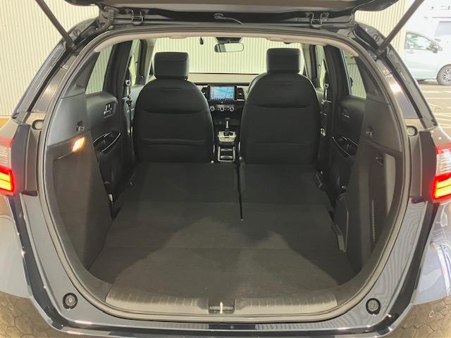 フィット ｅ：ＨＥＶホーム　前後ドラレコ　８インチナビ　ＥＴＣ　前後誤発進抑制機能　助手席エアバッグ　運転席エアバッグ　アイドリングストップ　ＬＥＤライト　バックカメラ　ＡＢＳ　サイドエアバッグ　オートクルーズコントロール（15枚目）