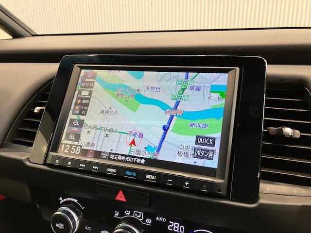 フィット ｅ：ＨＥＶホーム　前後ドラレコ　８インチナビ　ＥＴＣ　前後誤発進抑制機能　助手席エアバッグ　運転席エアバッグ　アイドリングストップ　ＬＥＤライト　バックカメラ　ＡＢＳ　サイドエアバッグ　オートクルーズコントロール（25枚目）