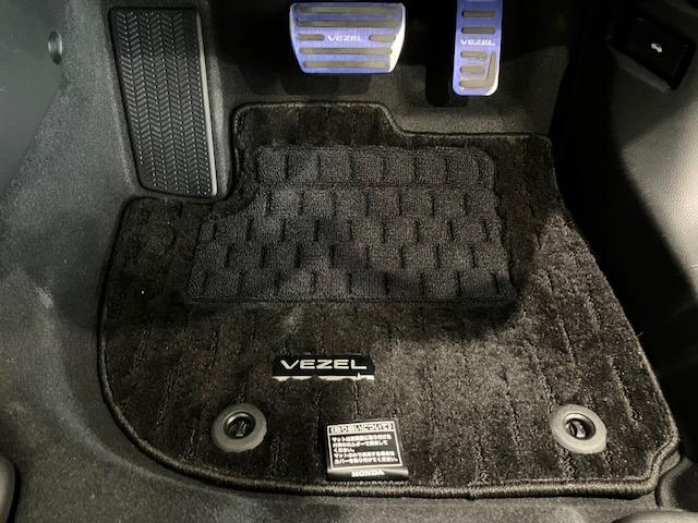 ヴェゼル e:HEVZ 前後ドラレコ ホンダ純正ナビ ETC 後退出庫サポートレス 衝突回避支援ブレーキ機能 スマキ Pトランク フルオートエアコン Dレコ エアバッグ 両席エアバック Rカメ パワーウィンドウ LEDランプ(17枚目)