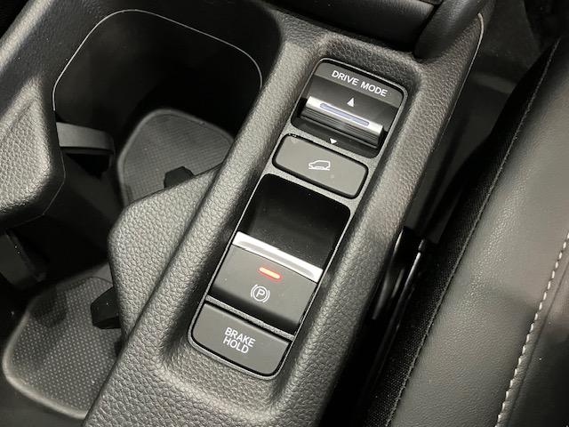 ヴェゼル e:HEVZ 前後ドラレコ ホンダ純正ナビ ETC 後退出庫サポートレス 衝突回避支援ブレーキ機能 スマキ Pトランク フルオートエアコン Dレコ エアバッグ 両席エアバック Rカメ パワーウィンドウ LEDランプ(18枚目)
