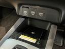 ｅ：ＨＥＶクロスター　レンタアップ　ホンダセンシング　ホンダコネクトディスプレイ　アルミホイール　フルセグＴＶ　Ｂｌｕｅｔｏｏｔｈ対応　衝突回避システム　フルオートエアコン　ＬＥＤランプ　エアバッグ　サイドエアバック（13枚目）
