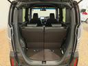 テールゲートを開ければ広いラゲッジスペースが姿を現します。人とモノが快適に移動できる空間って特別ですよね。ドライブがもっと楽しくなります。洗車用品などの小物を入れるスペースもございます。