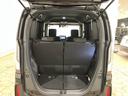 テールゲートを開ければ広いラゲッジスペースが姿を現します。人とモノが快適に移動できる空間って特別ですよね。ドライブがもっと楽しくなります。洗車用品などの小物を入れるスペースもございます。
