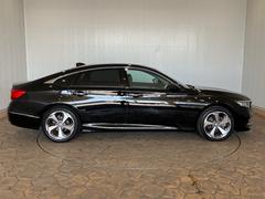 �����ܥǥ�����ɽ�̤��ե�å��夷�ơ����ε������ݸ���줬����䤹���ʤ륳���ƥ��󥰻ܹ�����ǽ�Ǥ�����Ǽ�ָ�Τ������줬�ڡ��ʥ����ƥ��󥰤��Ѱդ��Ƥ���ޤ��������ڤˤ����̲��������� 6