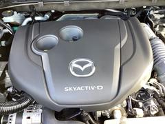 すべての性能を進化させ、余裕の走りを実現したクリーンディーゼルＳＫＹＡＣＴＩＶ-Ｄ２．２　ＣＸ-５には、エンジン性能の中核をなす『燃費』に徹底的に拘り『燃費』『静粛性』『走行性能』というすべての性能の 5