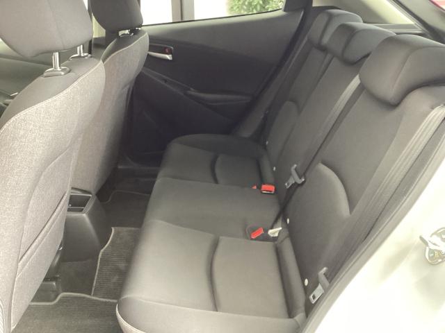 MAZDA2 15BD マツダコネクトパッケージ(車載通信機搭載360°セーフティパッケージ&地上デジタルTV))8.8インチディスプレイ マツダレーダークルーズ(全車速対応) スーパーUVカットフロントガラス 前後ソナー(10枚目)