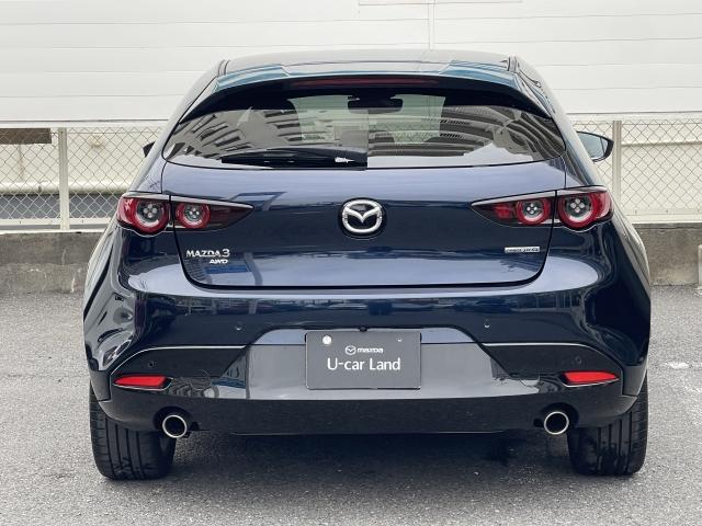 ＭＡＺＤＡ３ファストバック １５Ｓ　ツーリング　４ＷＤ　３６０°ビューモニター　ＣＤ／ＤＶＤフルセグ　ＥＴＣ　スマートブレーキ　レーンキープアシスト　車線逸脱警報　ブラインドスポットモニタリング　マツダレーダークルーズ　イモビ　レーダクルーズ　ＤＶＤ再生可（5枚目）