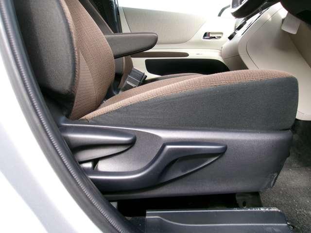 シエンタ Ｇ　フリップダウンモニター（16枚目）