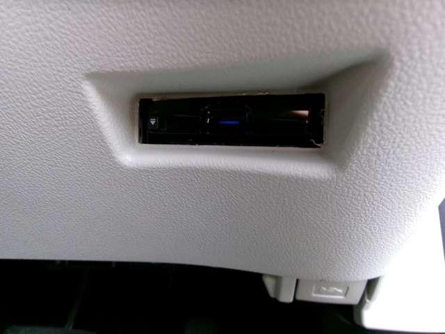シエンタ Ｇ　フリップダウンモニター（25枚目）